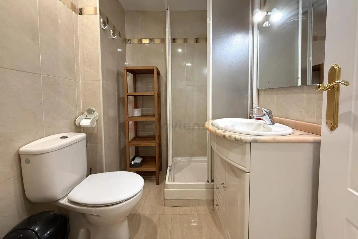 Baño de Apartamento de alquiler en Madrid con Aire acondicionado, Calefacción y Piscina