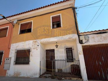 Adossat en venda a Calle Las Encinas 5 (valera) 5