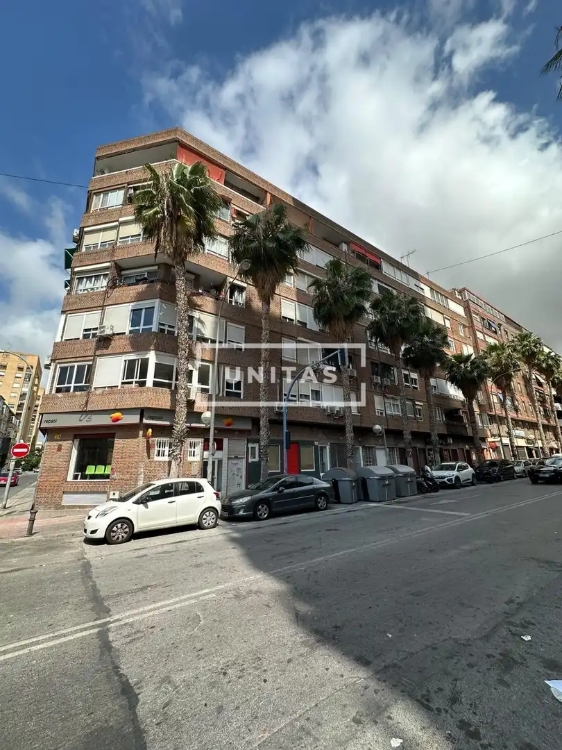 Piso con ascensor en venta en Benalúa - Babel, imagen 2