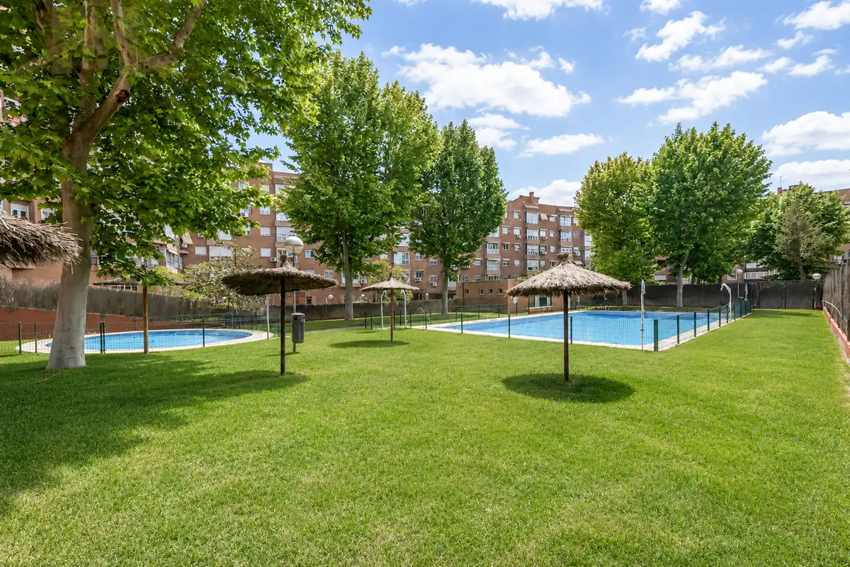 Piscina de Piso en venta en Torrejón de Ardoz con Calefacción y Piscina comunitaria