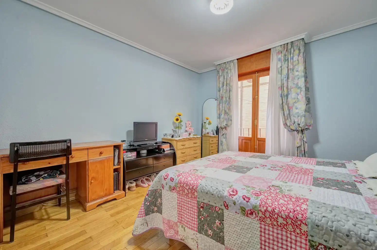 Bedroom of Commercial properties for sale in Puente la Reina / Gares  with Furnished