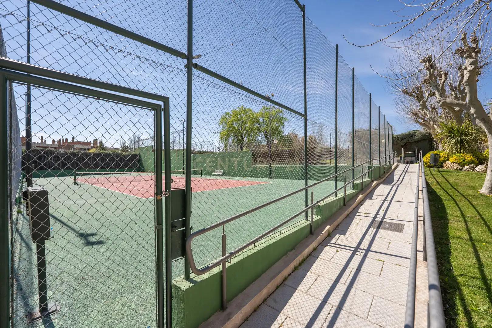 Exterior view of Apartments for rent in Pozuelo de Alarcón  with Oven, Washing machine and Microwave