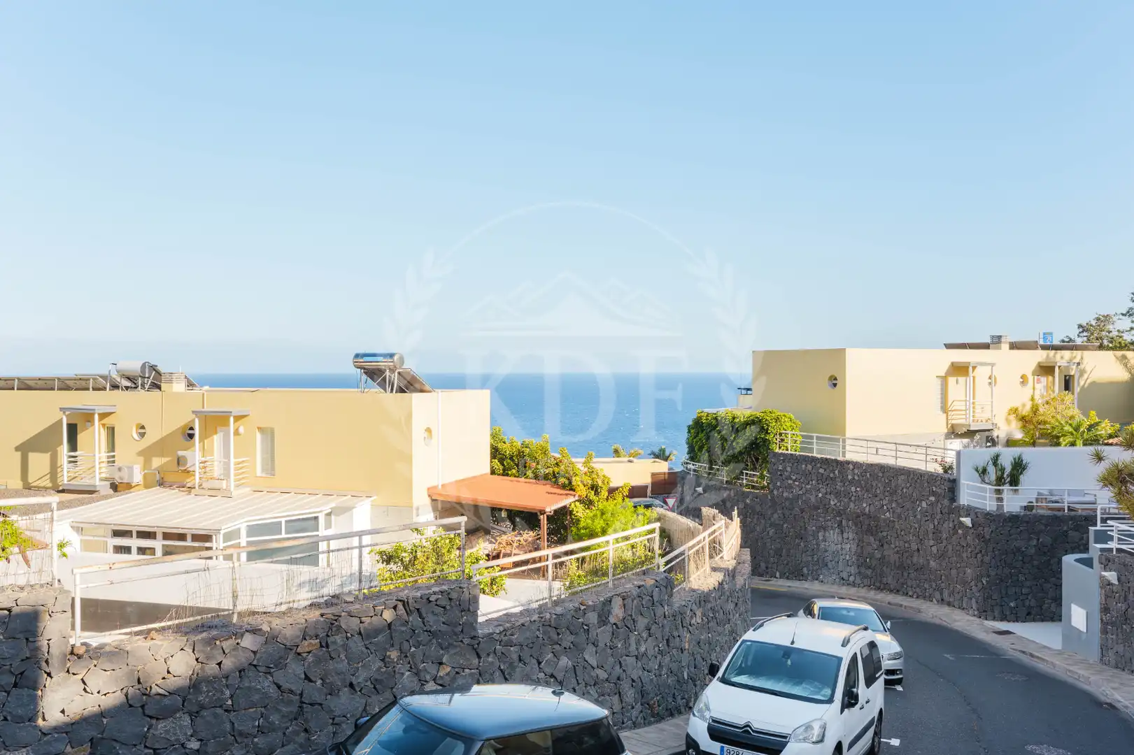 Vista exterior de Casa adosada en venda en Santa Cruz de Tenerife amb Jardí privat, Terrassa i Moblat
