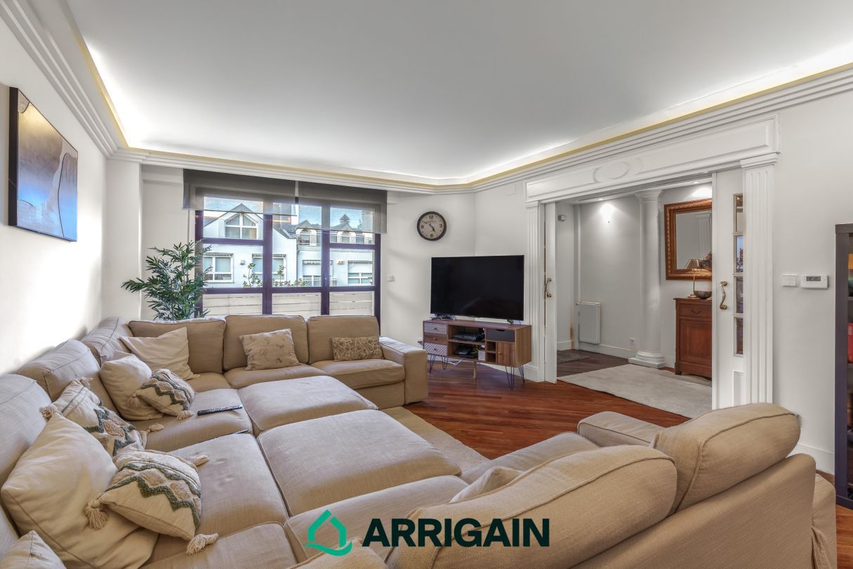 Living room of Single-family semi-detached for sale in Donostia - San Sebastián   with Heating, Private garden and Terrace