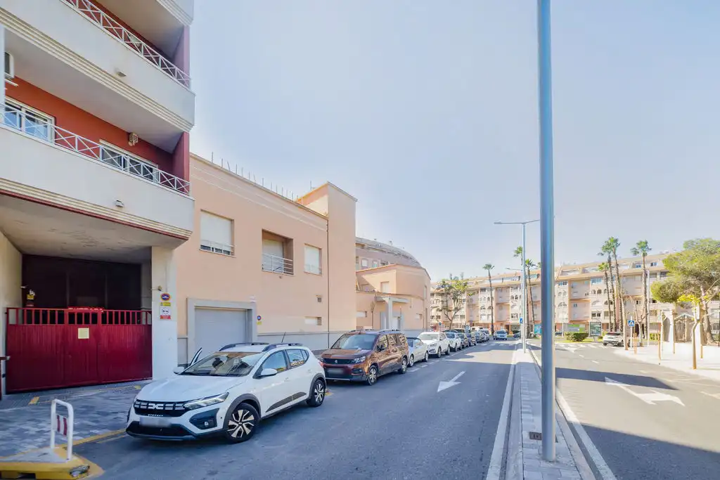 Vista exterior de Piso en venta en Torrevieja con Piscina