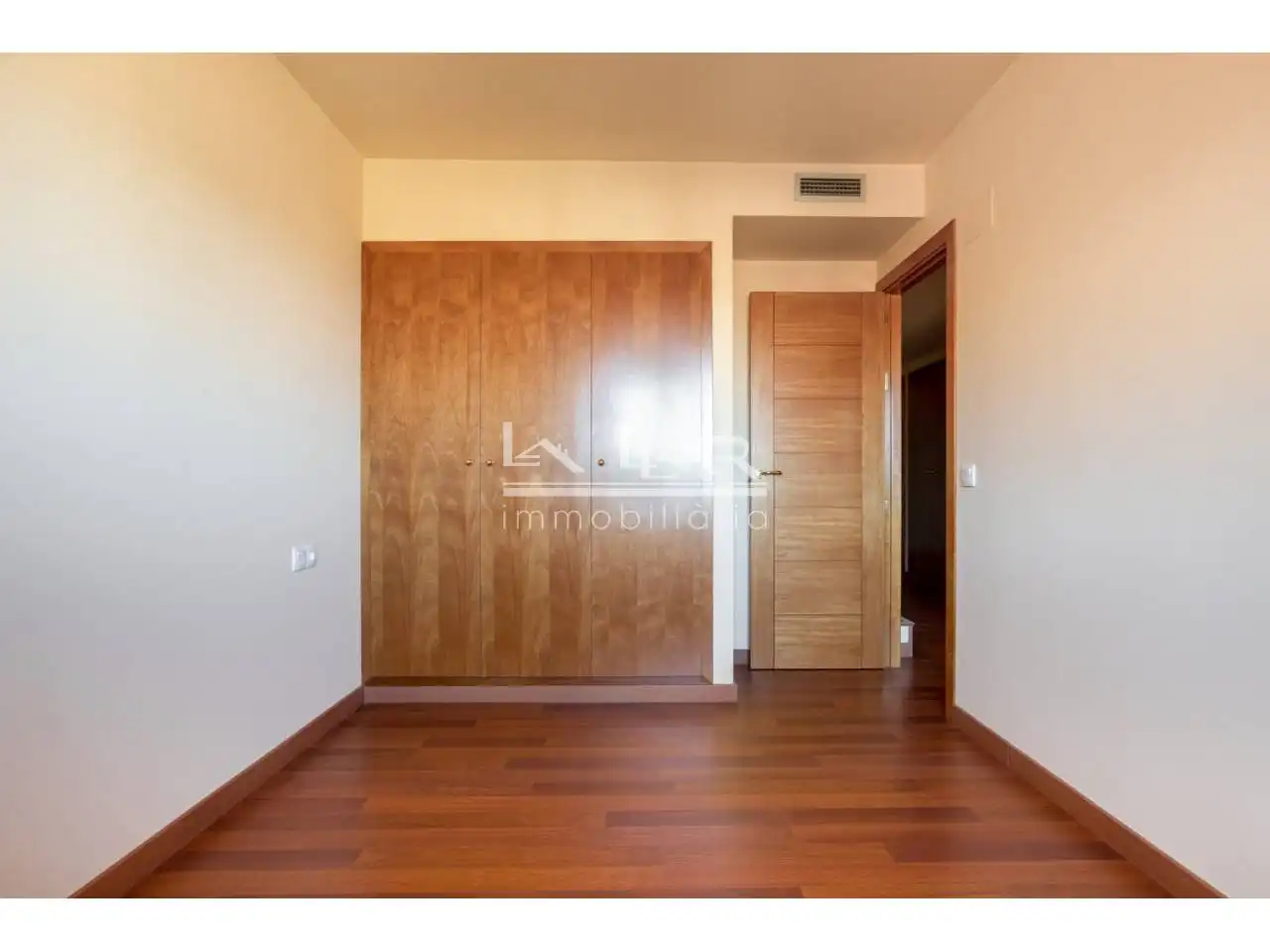 Bedroom of Duplexes for sale in Vic  with Air Conditioner, Heating and Parquet flooring