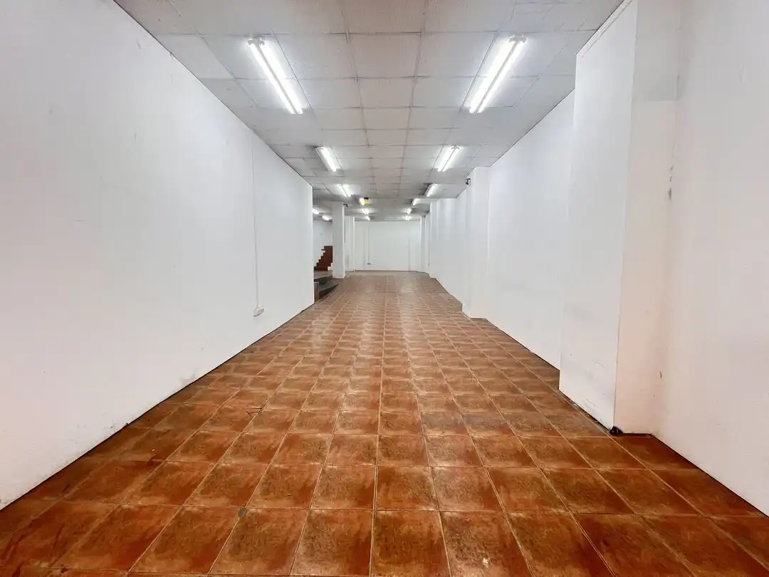 Gewerbefläche zur Miete in Calle Tiboli Kalea, imagen 8