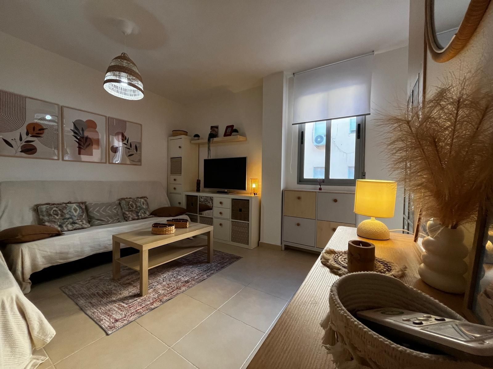 Sala d'estar de Estudi en venda en  Murcia Capital amb Aire condicionat i Moblat