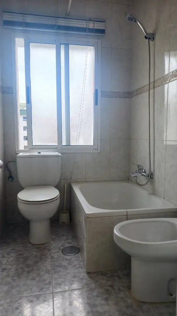 Bathroom of Flat for rent in Avilés  with Heating and Furnished