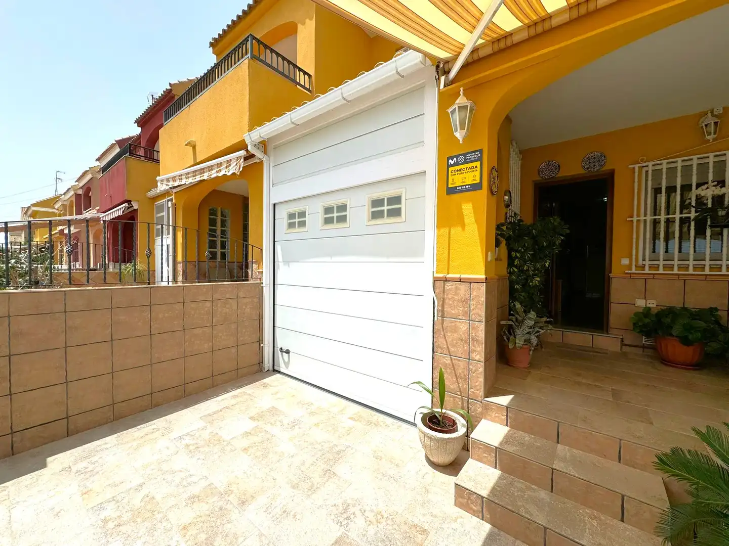 Vista exterior de Casa o xalet en venda en San Pedro del Pinatar amb Aire condicionat, Calefacció i Terrassa