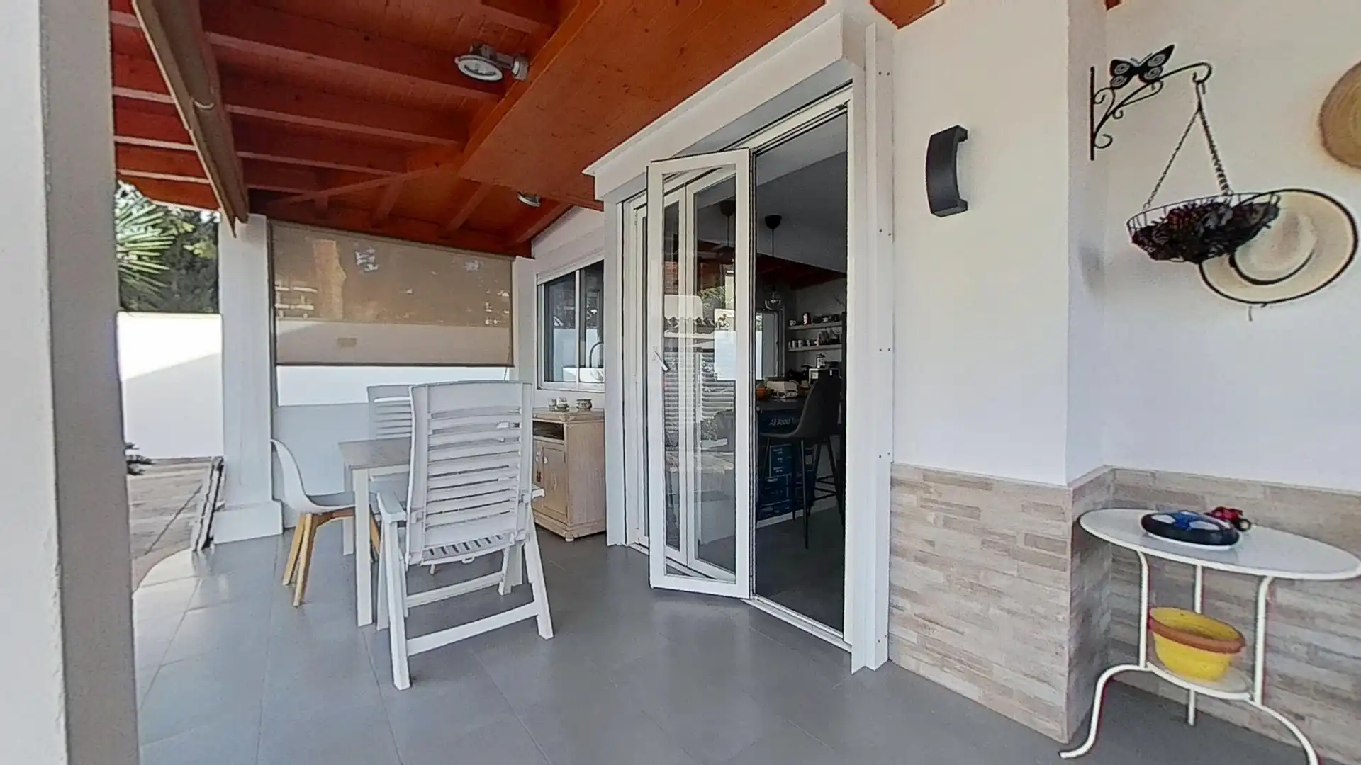 Terrasse von Einfamilien-Reihenhaus zum Verkauf in Benicasim / Benicàssim mit Klimaanlage und Heizung
