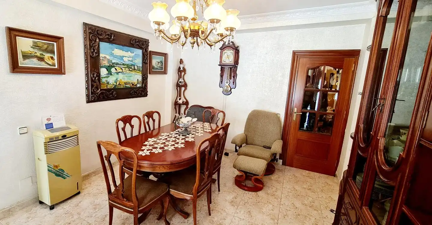 Comedor de Piso en venta en Almería