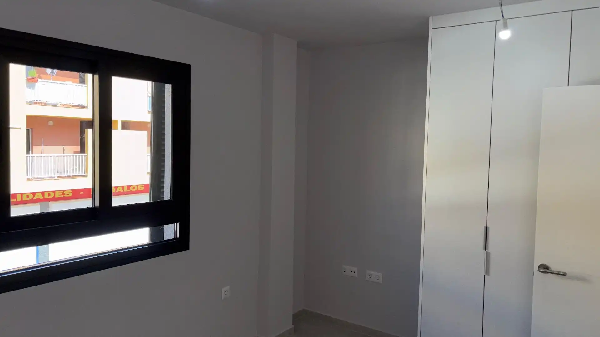 Habitación de Apartamento en venta en Arona con Terraza, Trastero y Domótica