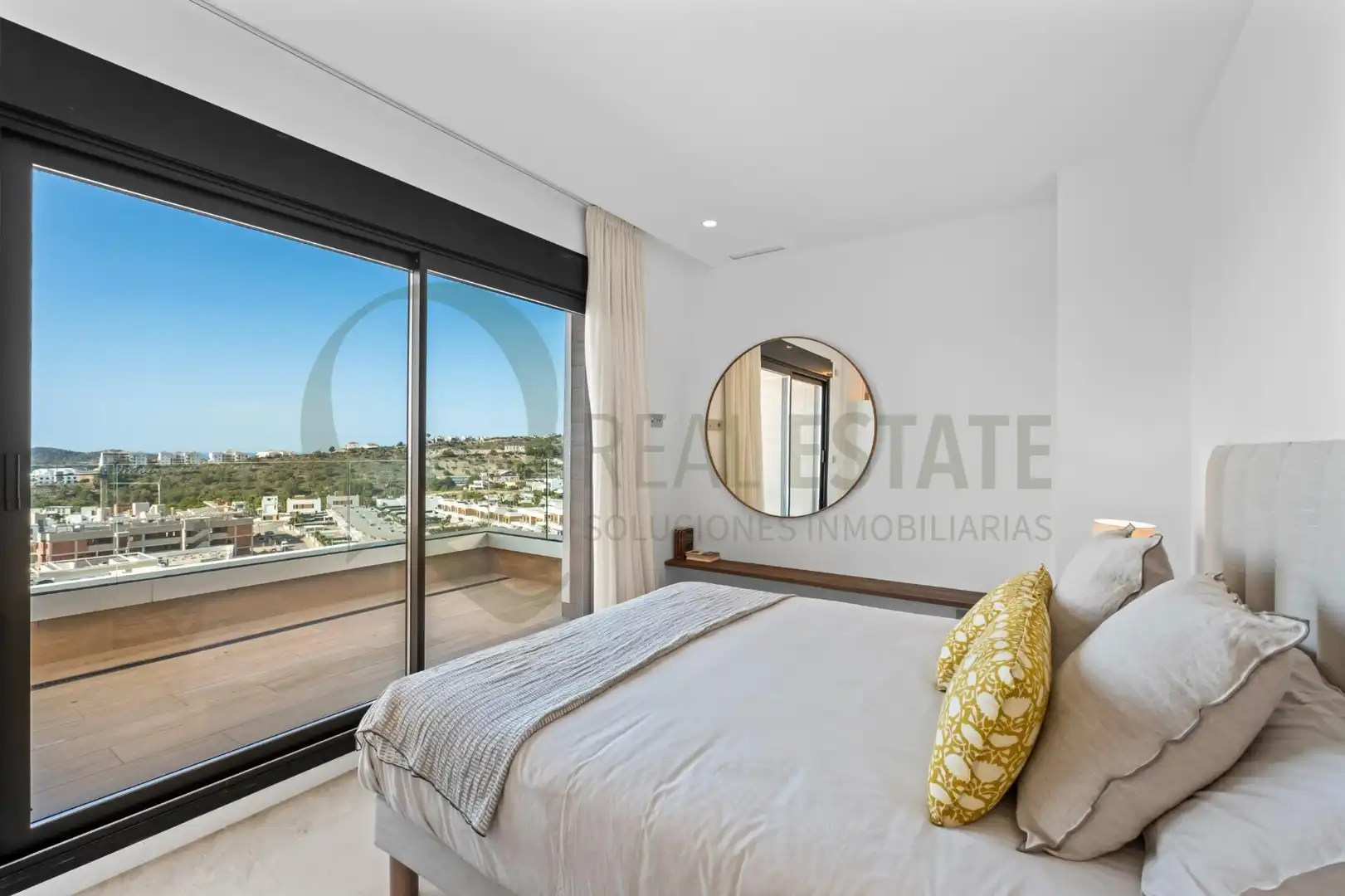 Habitación de Casa o chalet en venta en Benidorm con Aire acondicionado, Calefacción y Jardín privado