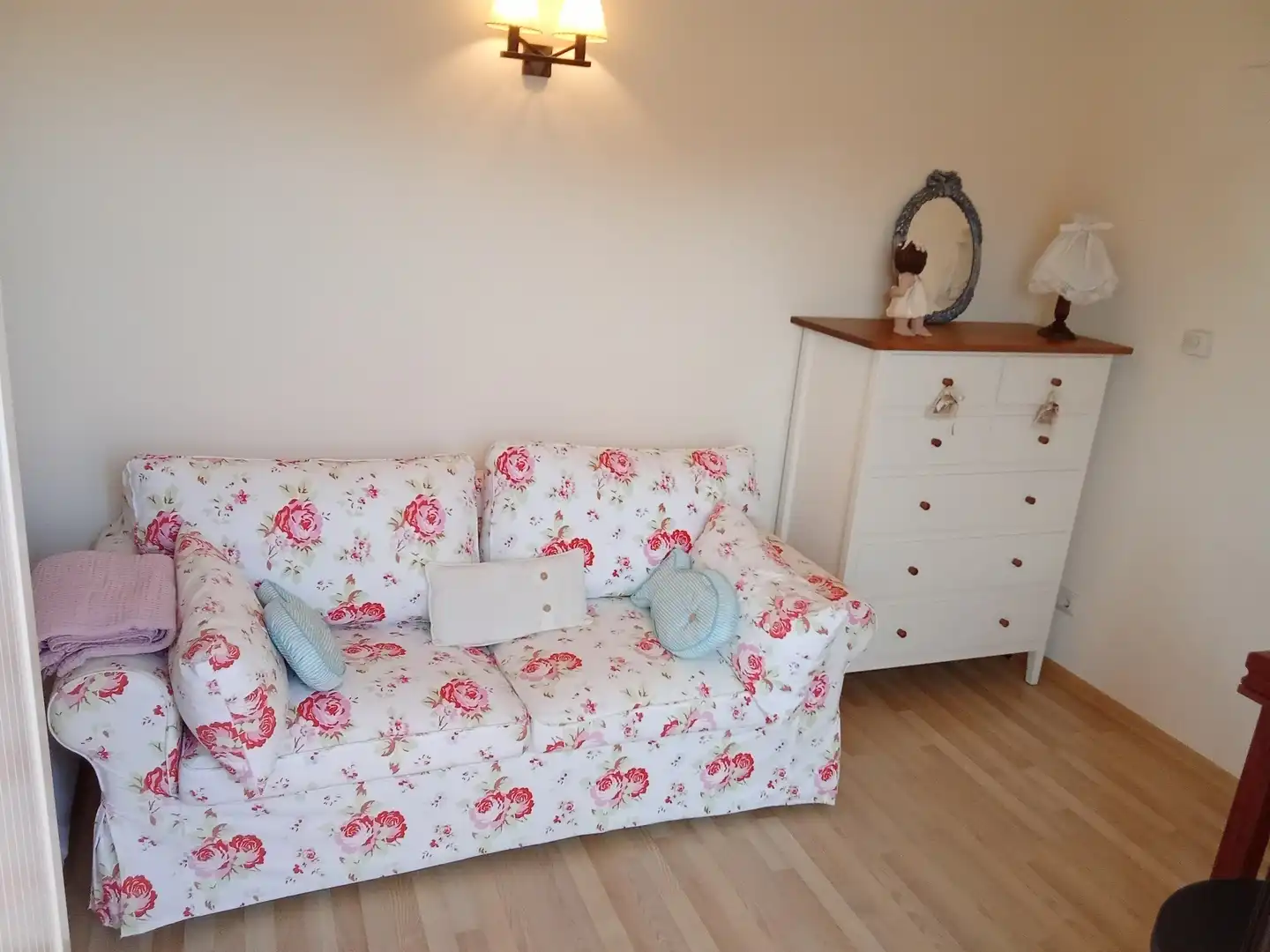 Schlafzimmer von Dachboden zum Verkauf in Lloret de Mar mit Klimaanlage, Terrasse und Abstellraum
