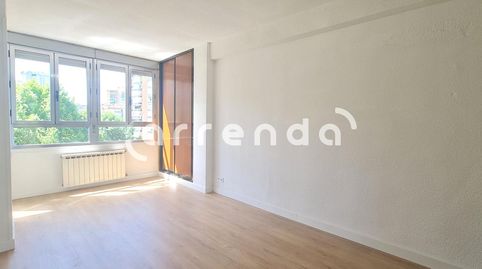 Foto 5 de Piso de alquiler en Del Jazmín, Costillares, Madrid Capital