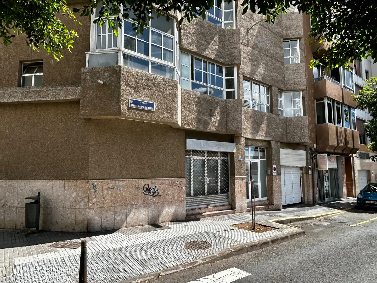 Vista exterior de Estudi de lloguer en Las Palmas de Gran Canaria amb Parquet, Moblat i Rentadora