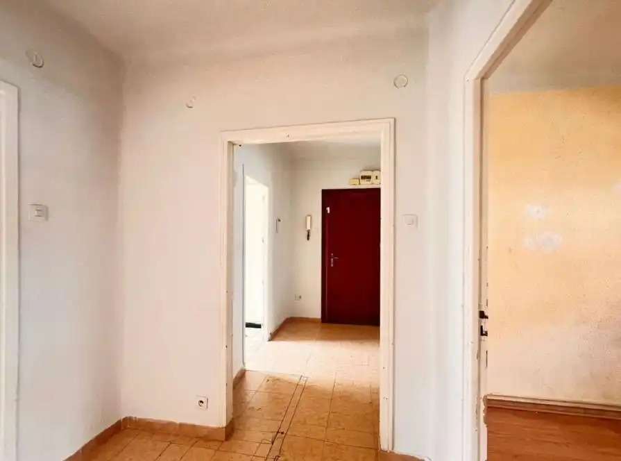 Flat for sale in Madrid  with Air Conditioner and Terrace