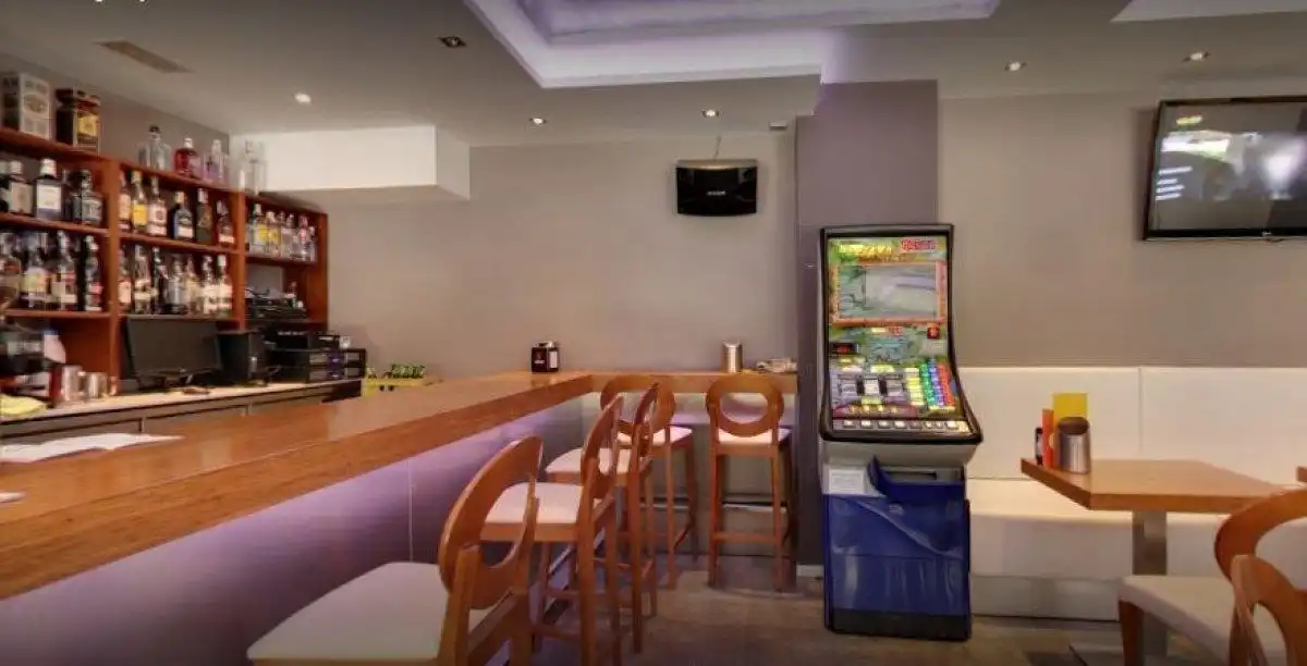 Business premises for transfer in Calle Italia, imagen 9