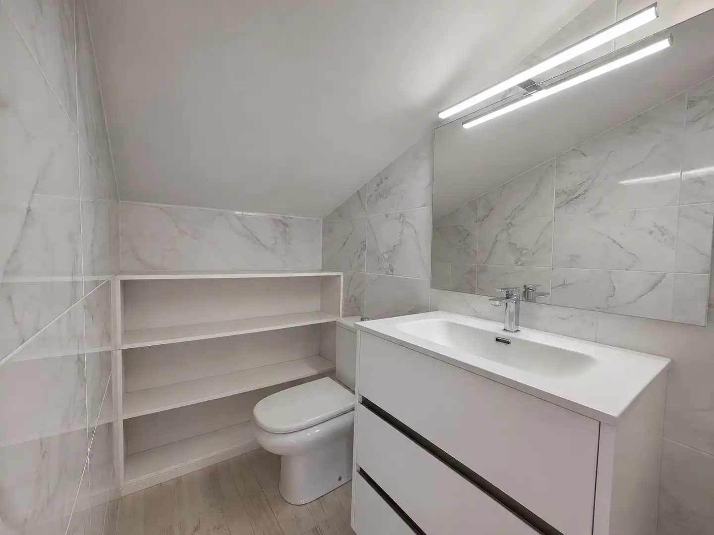 Bathroom of Duplexes for sale in Alcanar  with Air Conditioner, Terrace and Furnished