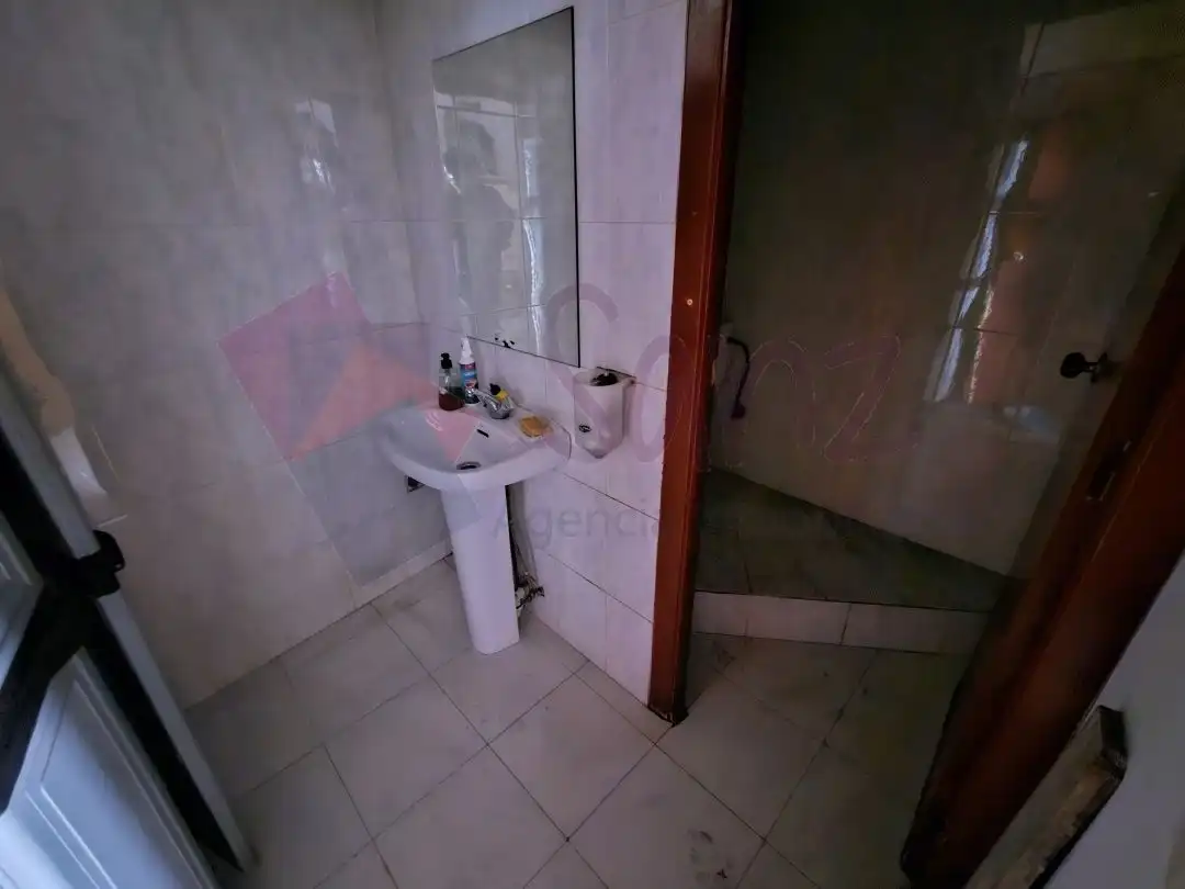 Badezimmer von Geschaftsraum zur Miete in  Logroño