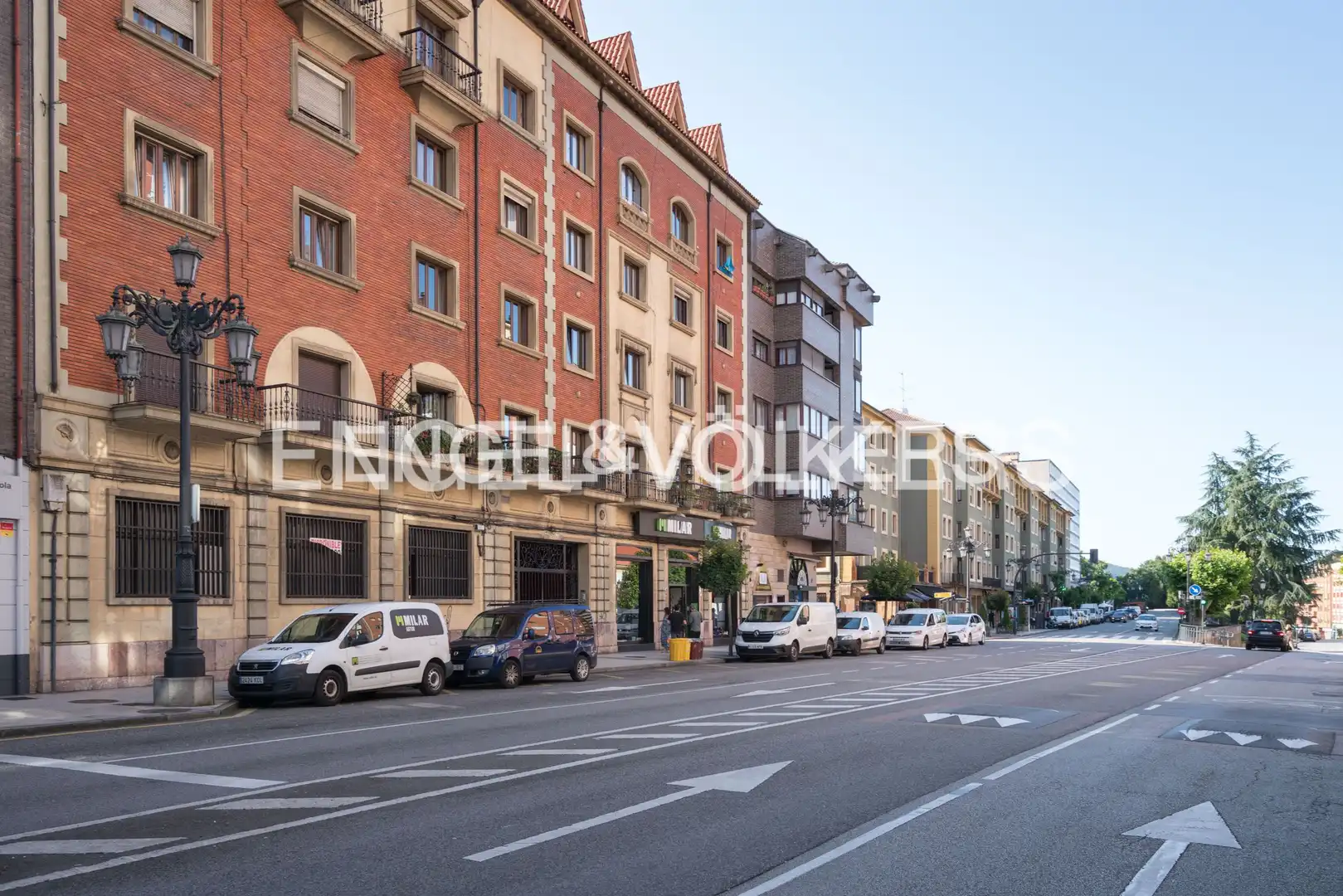 Vista exterior de Pis en venda en Oviedo  amb Calefacció i Traster