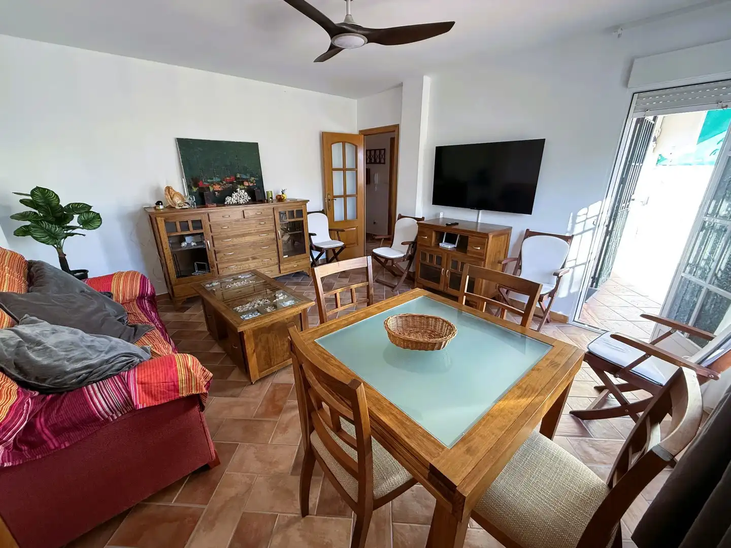 Sala d'estar de Pis de lloguer en Motril amb Terrassa, Moblat i Piscina comunitària