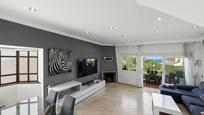 Living room of Single-family semi-detached for sale in Benalmádena  with Air Conditioner, Terrace and Swimming Pool