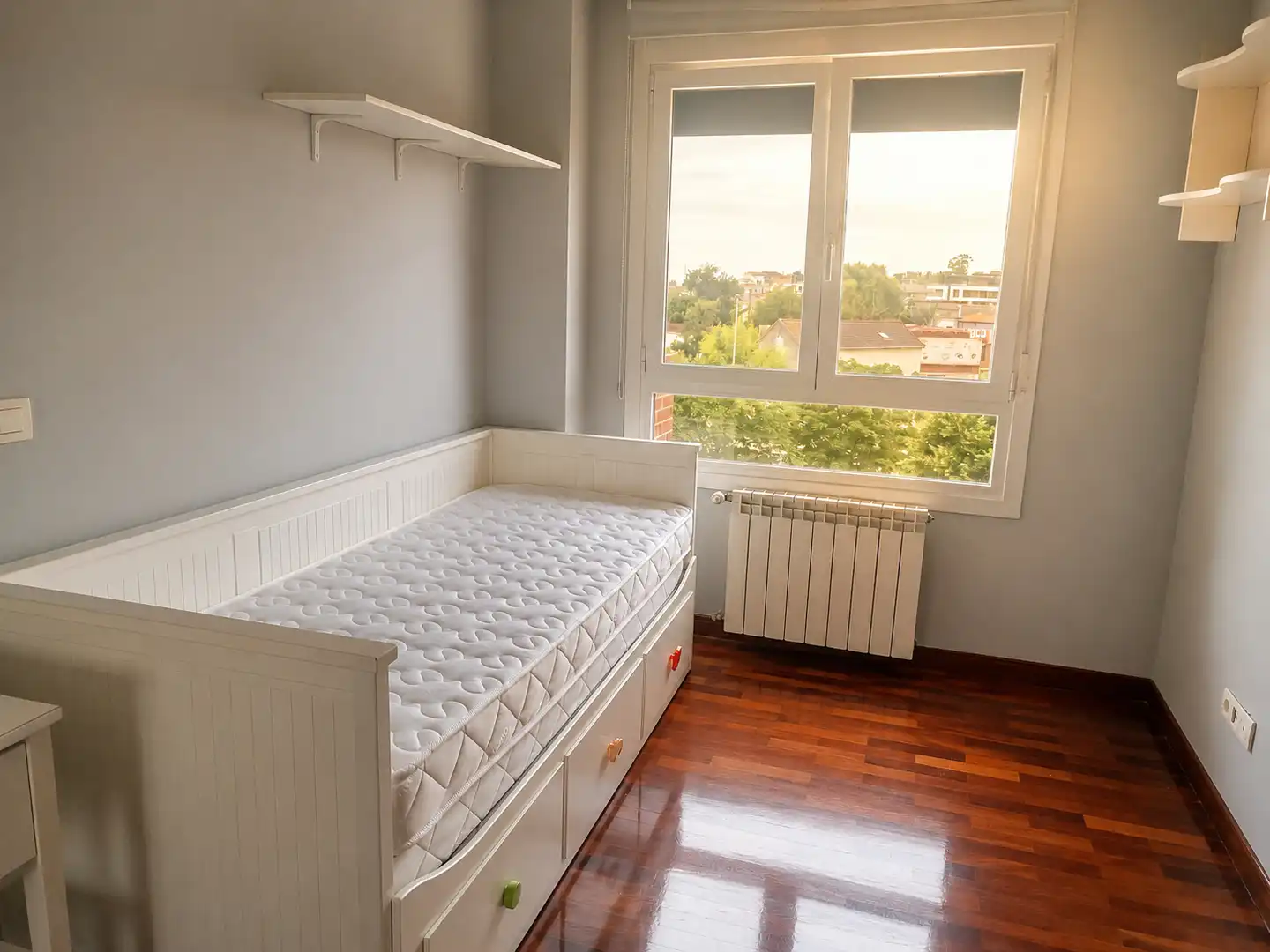 Schlafzimmer von Wohnung zur Miete in Santander mit Heizung, Terrasse und Abstellraum