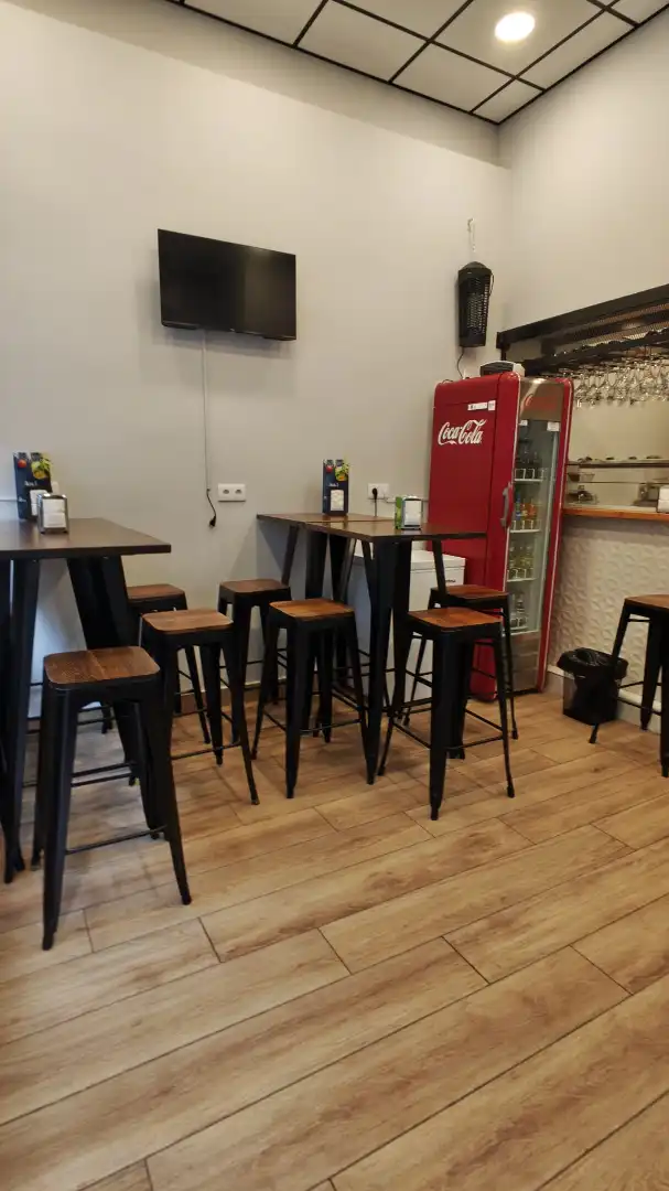 Local en traspaso en Madrid con Aire acondicionado, Amueblado y Alarma