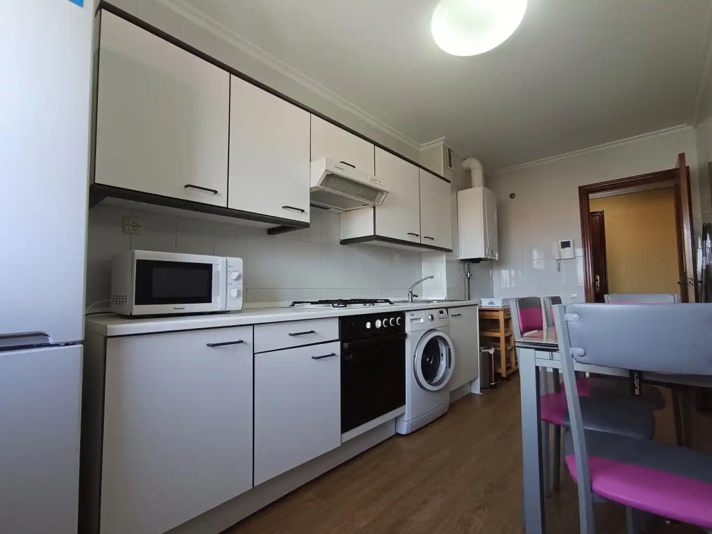 Küche von Wohnung zur Miete in Gijón  mit Heizung, Abstellraum und Möbliert