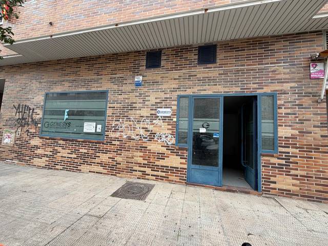 Local comercial en Venta en Calle de los Almendros en El Barral Ferial