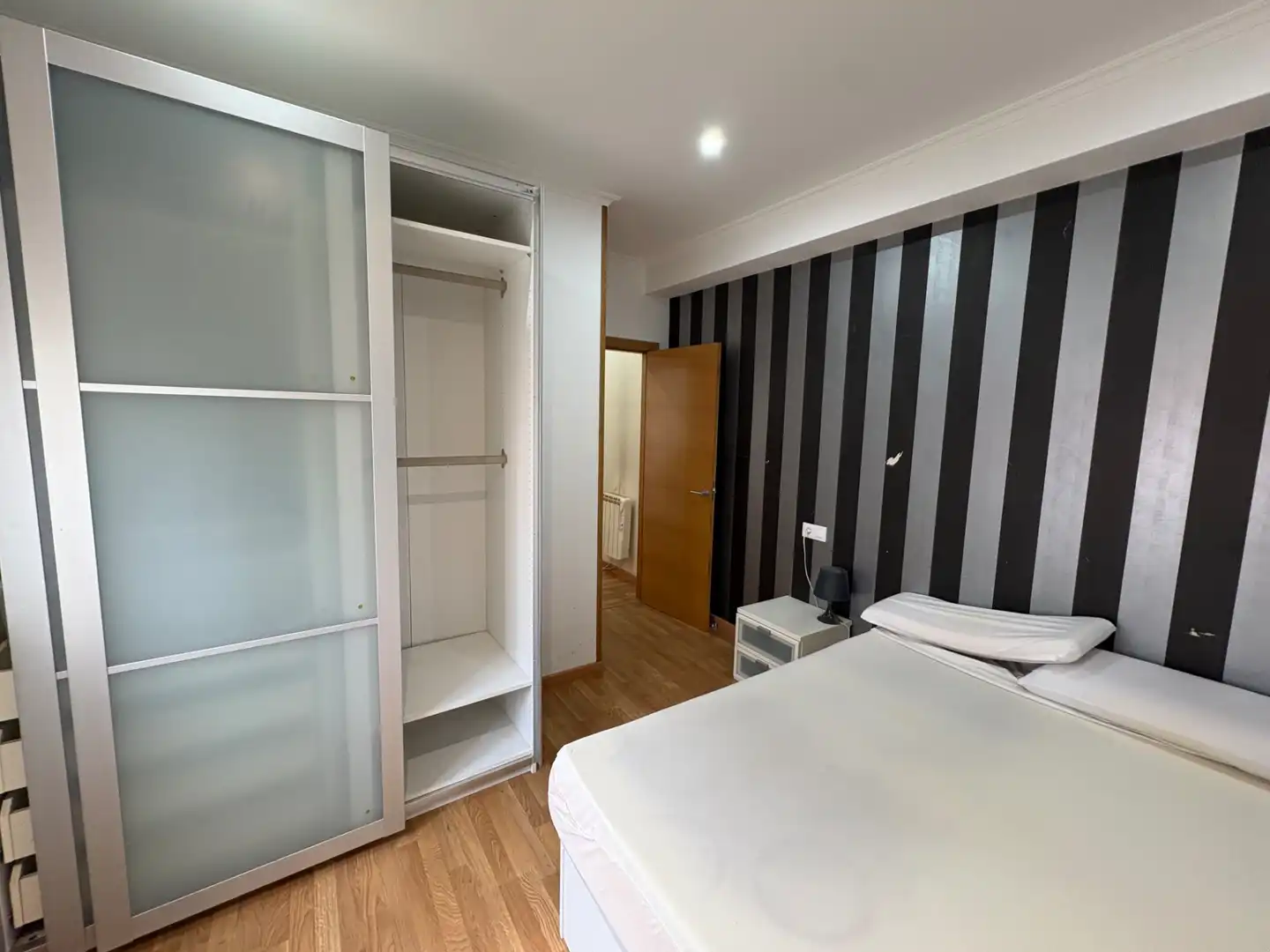 Habitación de Piso de alquiler en Ferrol con Calefacción y Amueblado