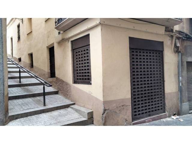 Local comercial en Alquiler en Calle Miguel Servet en Monzón