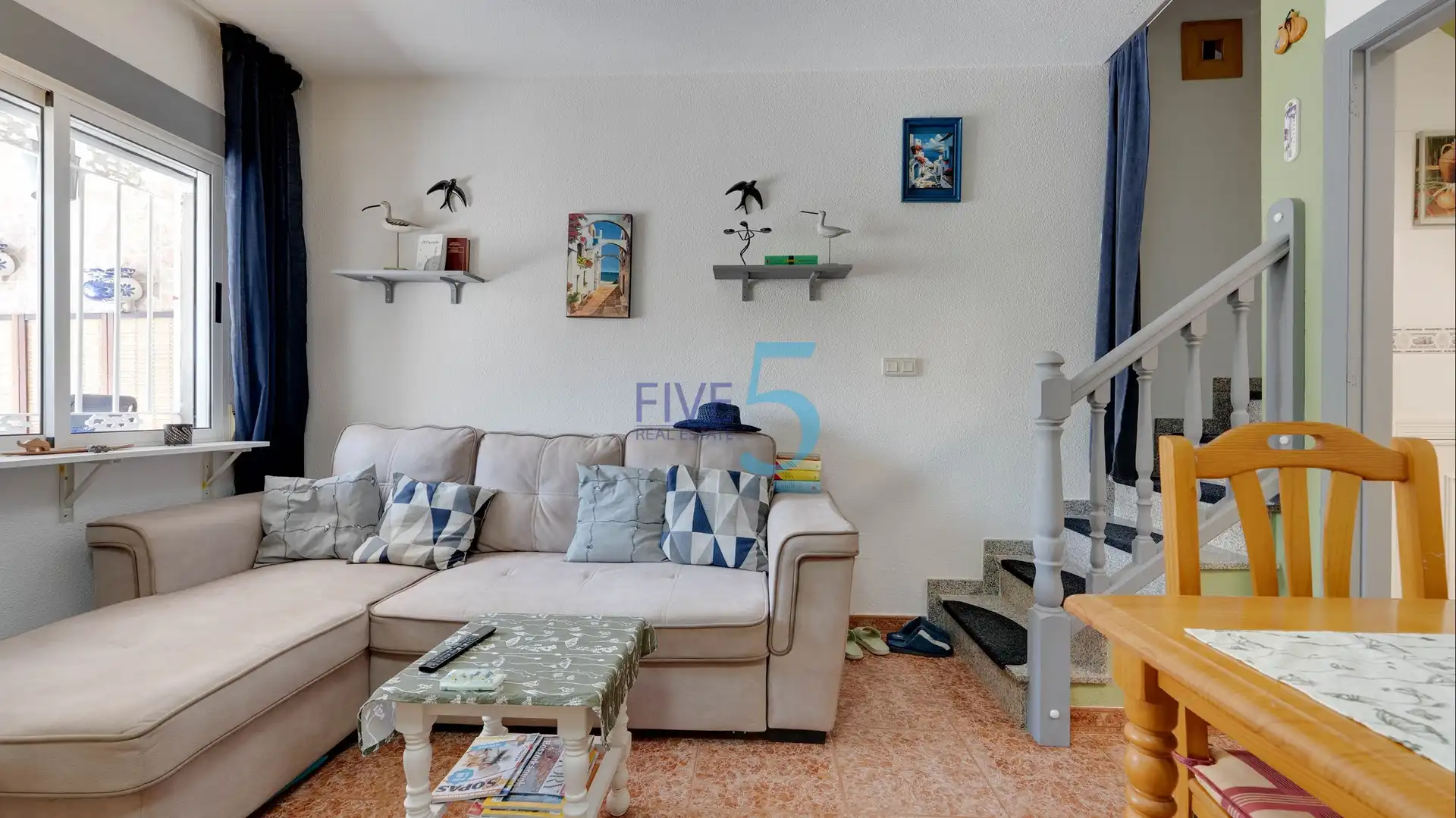 Sala de estar de Casa adosada en venta en Torrevieja con Aire acondicionado, Terraza y Piscina