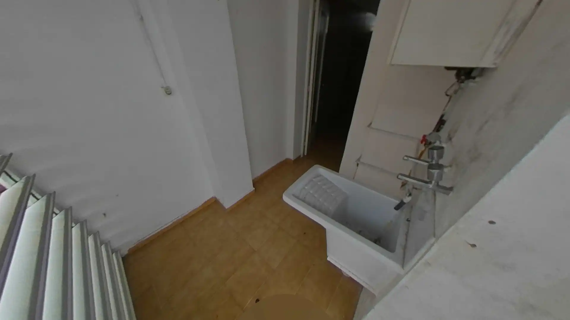 Badezimmer von Wohnungen zum Verkauf in Figueres mit Balkon