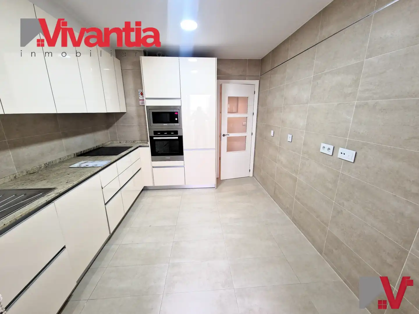 Piso con ascensor en venta en Avenida Juan Carlos I, imagen 11