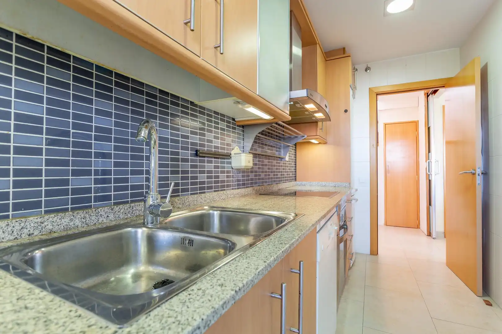 Cocina de Ático en venta en Salou con Aire acondicionado, Calefacción y Jardín privado