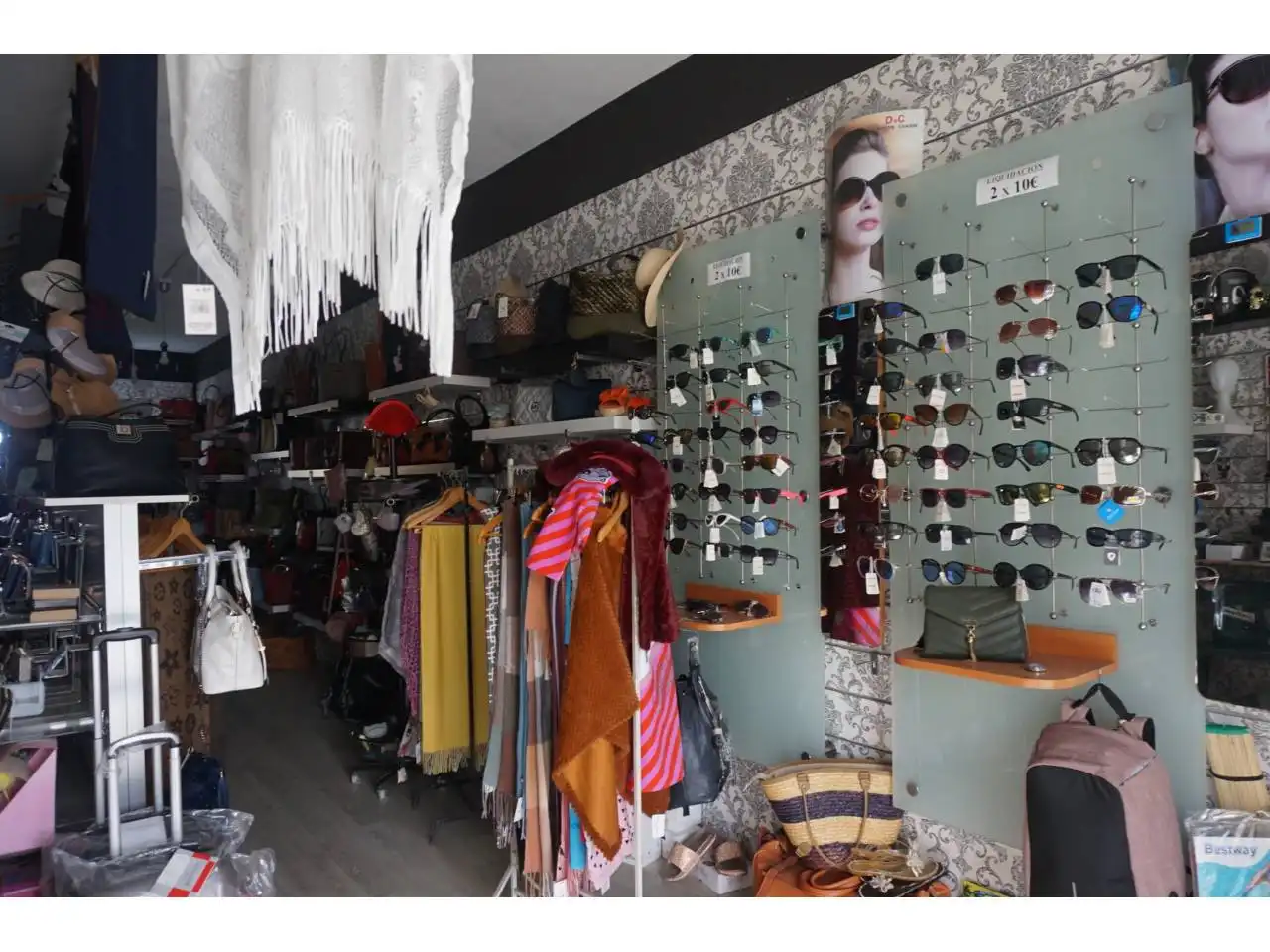 Local comercial en venda a Puerto Marina