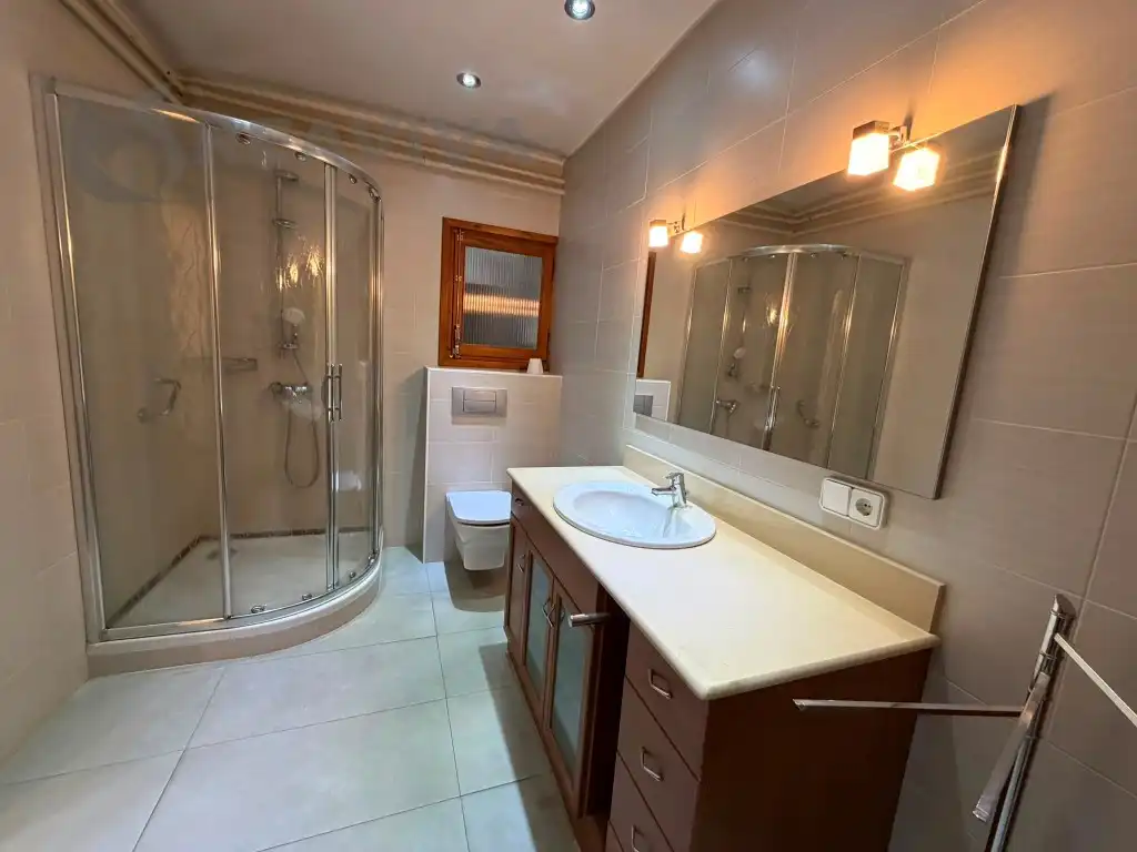 Bathroom of Flat for sale in La Seu d'Urgell  with Balcony