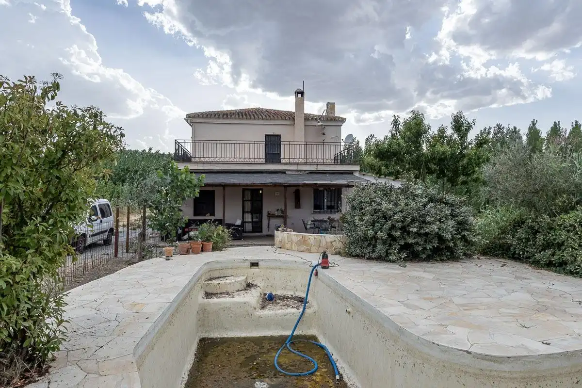 Vista exterior de Finca rústica en venda en Purullena amb Jardí privat, Terrassa i Traster