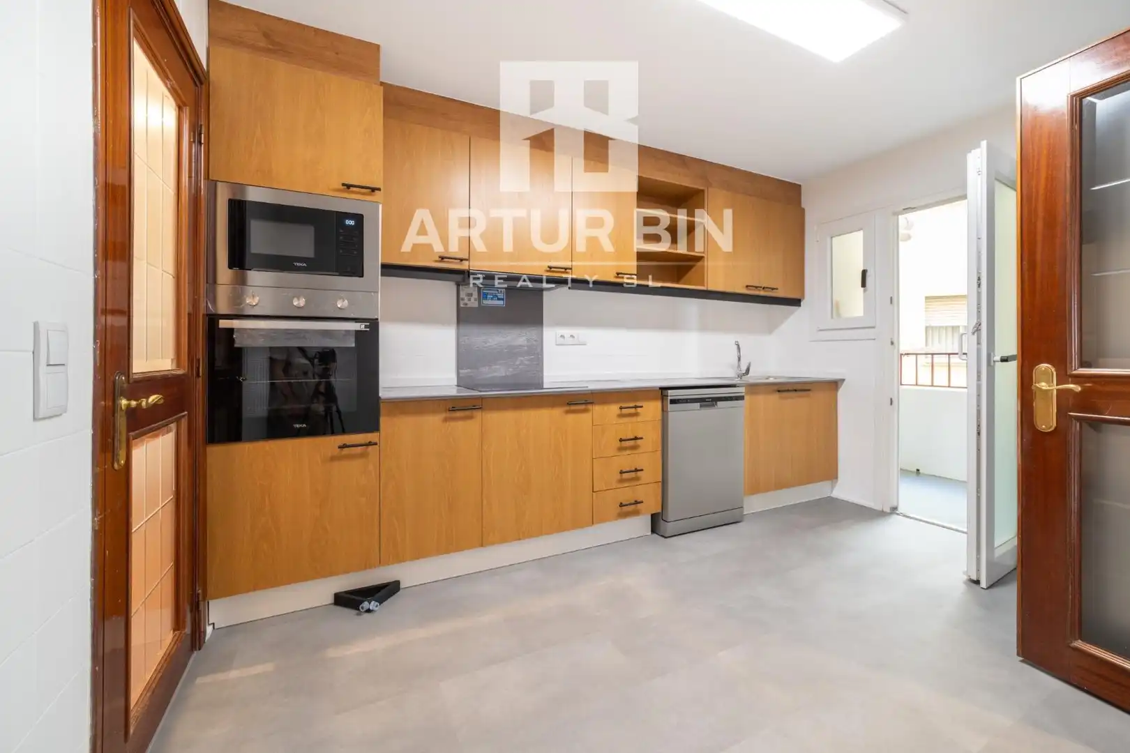 Cuina de Apartament de lloguer en Valencia amb Aire condicionat