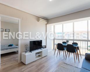 Sala d'estar de Apartament de lloguer en  Valencia Capital amb Aire condicionat, Parquet i Moblat