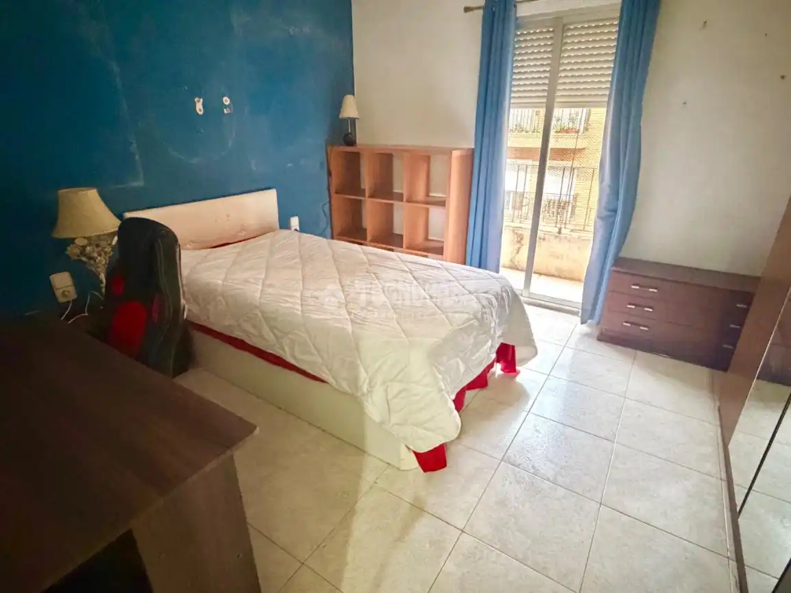 Bedroom of Flat for sale in Valencia  with Air Conditioner and Balcony
