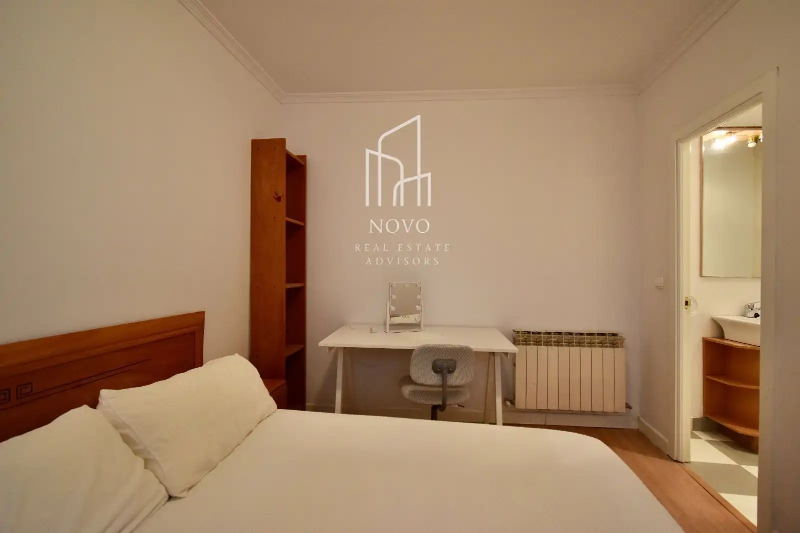 Schlafzimmer von Wohnung zur Miete in Madrid mit Heizung, Terrasse und Möbliert
