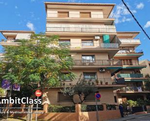 Exterior view of Flat for sale in Premià de Mar  with Private garden and Terrace