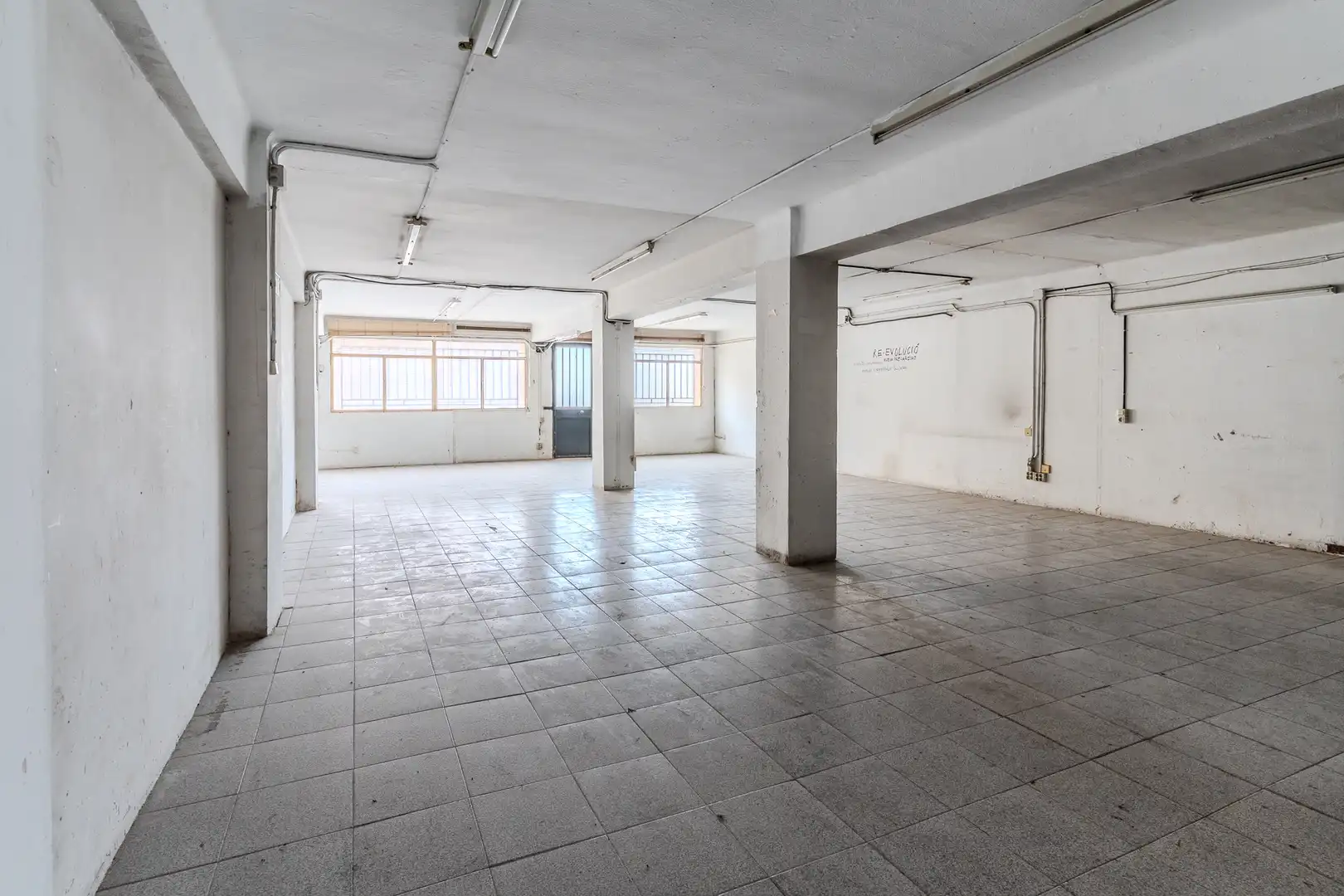 Nave industrial con ascensore in vendita a Carrer Miquel Romeu, imagen 9