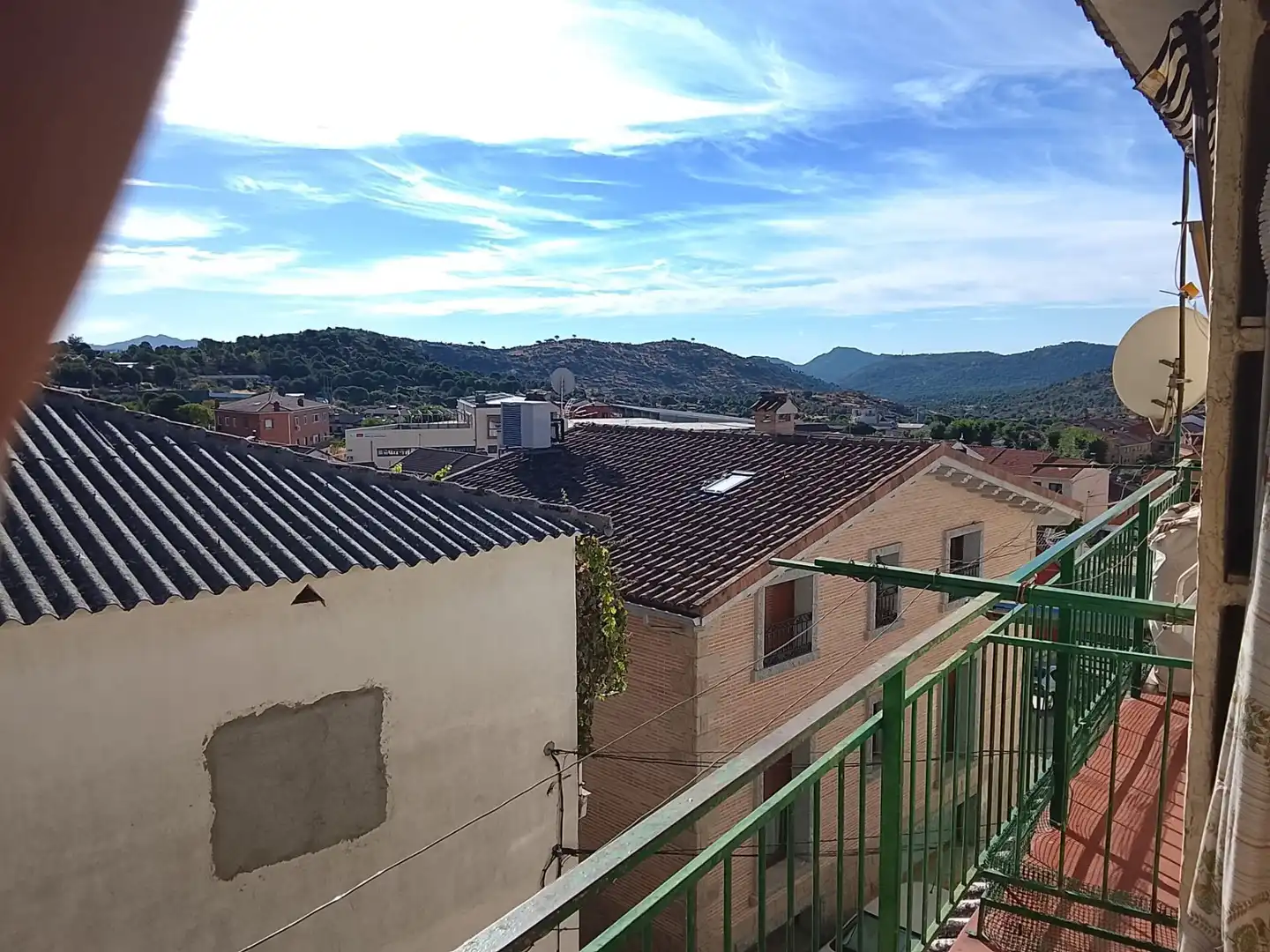 Vista exterior de Pis en venda en El Hoyo de Pinares  amb Terrassa