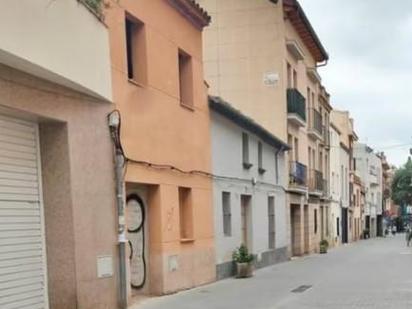 Vista exterior de Casa adosada en venda en Rubí