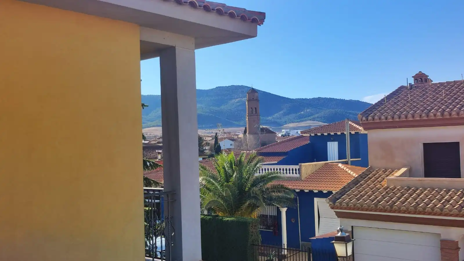 Vista exterior de Casa o chalet en venta en Cogollos de Guadix con Aire acondicionado, Jardín privado y Terraza